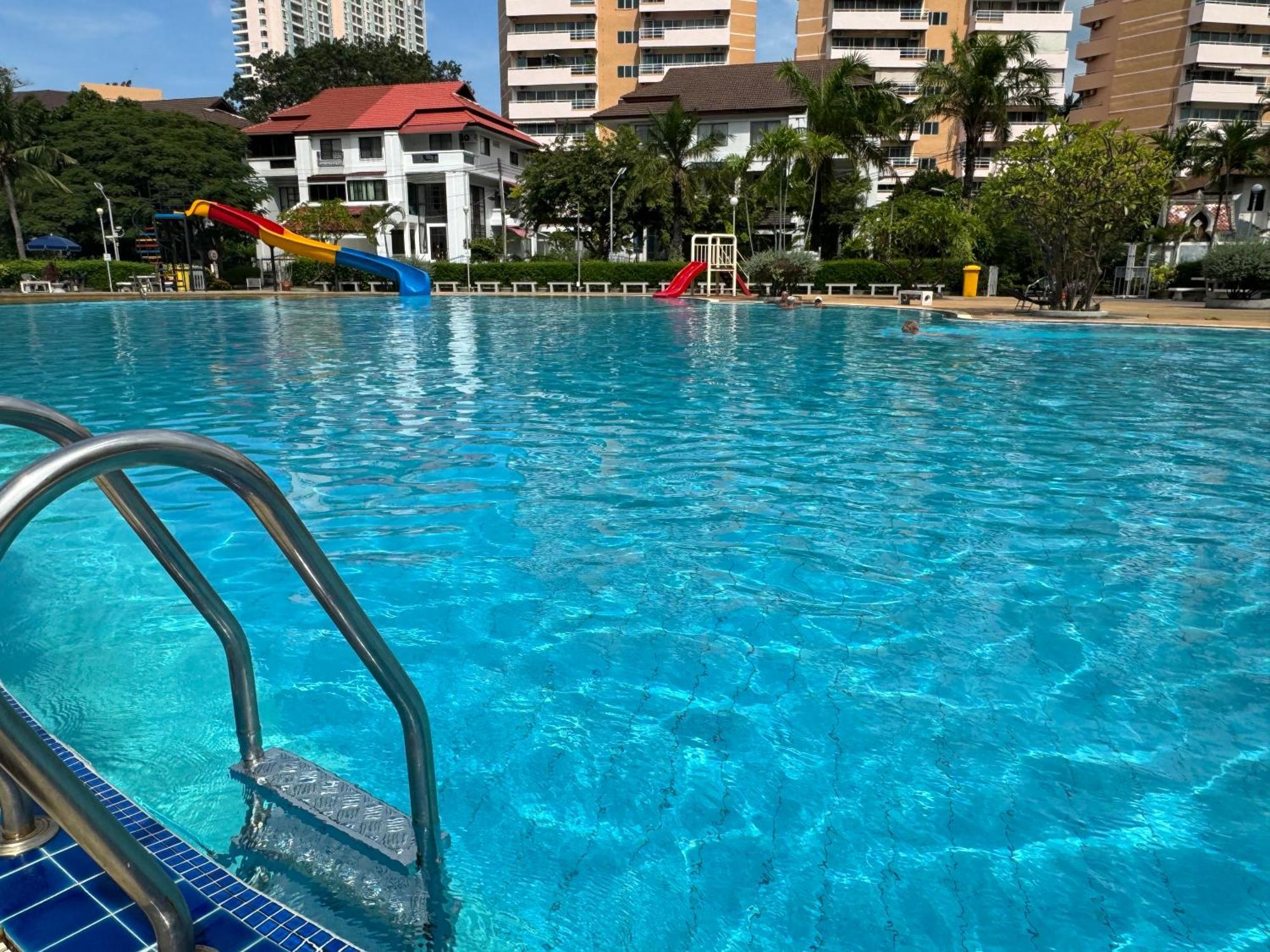 Mina 美景公寓酒店 Pattaya Exterior foto